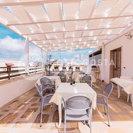 Hotel Lory'S House Porto Cesareo Exterior foto